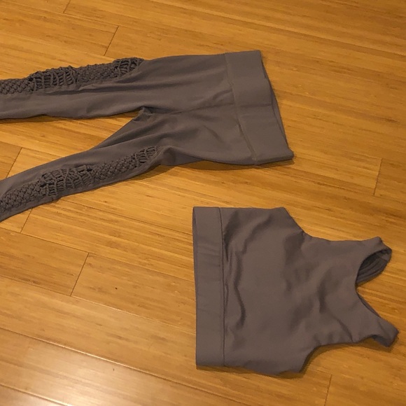 Carbon38 Seminak Crop Top Sports Bra - Picture 3 of 3